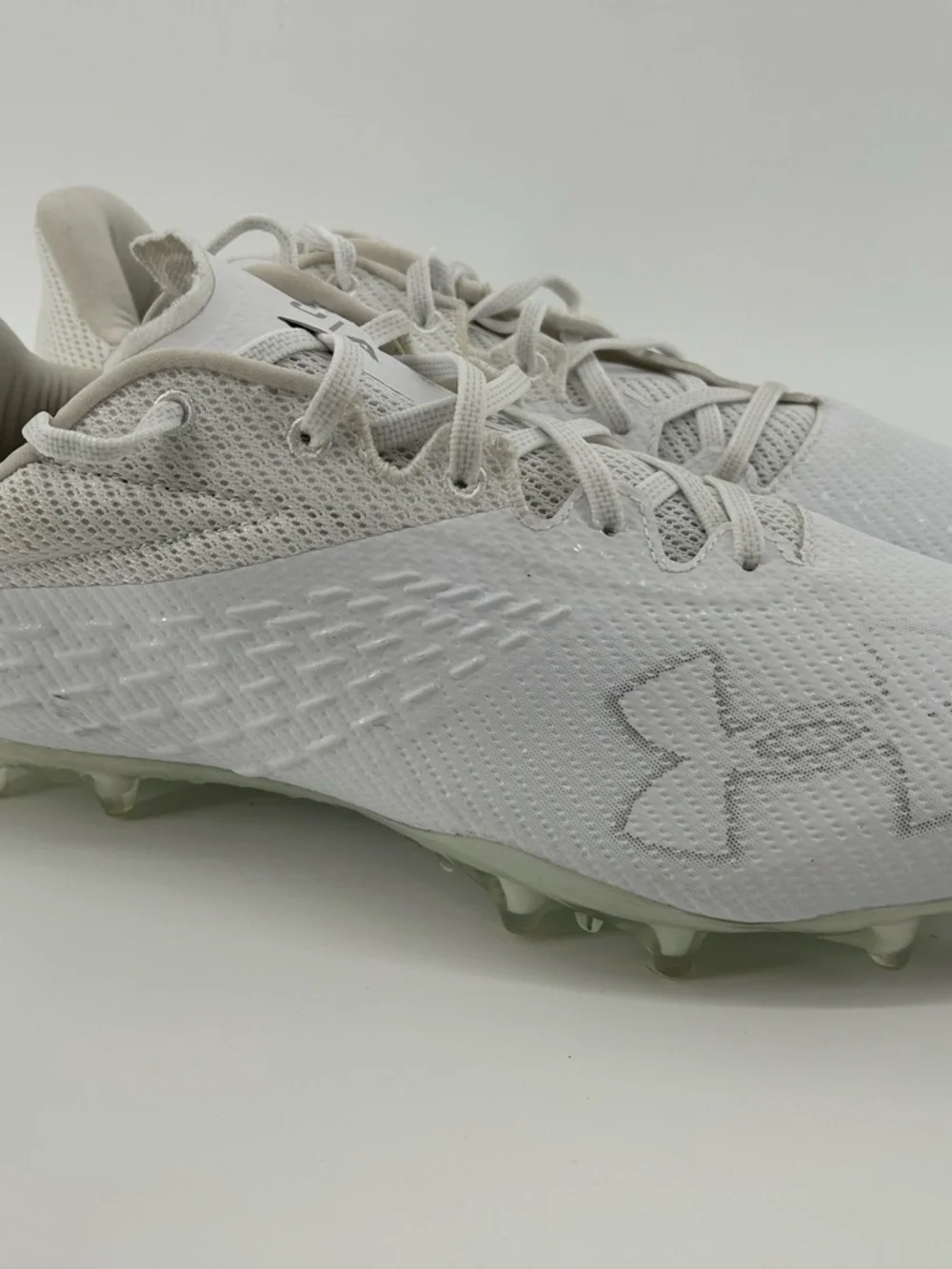 Under Armour White Low-Top Football Cleats Blur Smoke